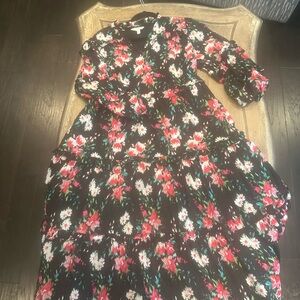 Crown & Ivy Pink V-Neck Bishop Sleeve Sundress